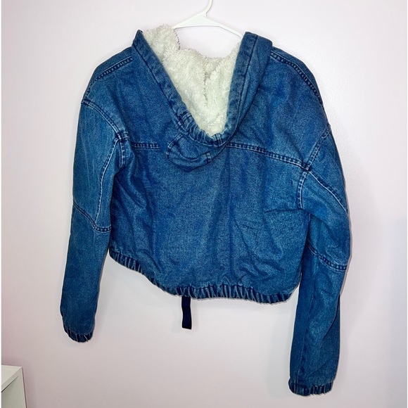 Ashley Vintage Charm Cozy Cropped Jean Jacket - Picture 4 of 5